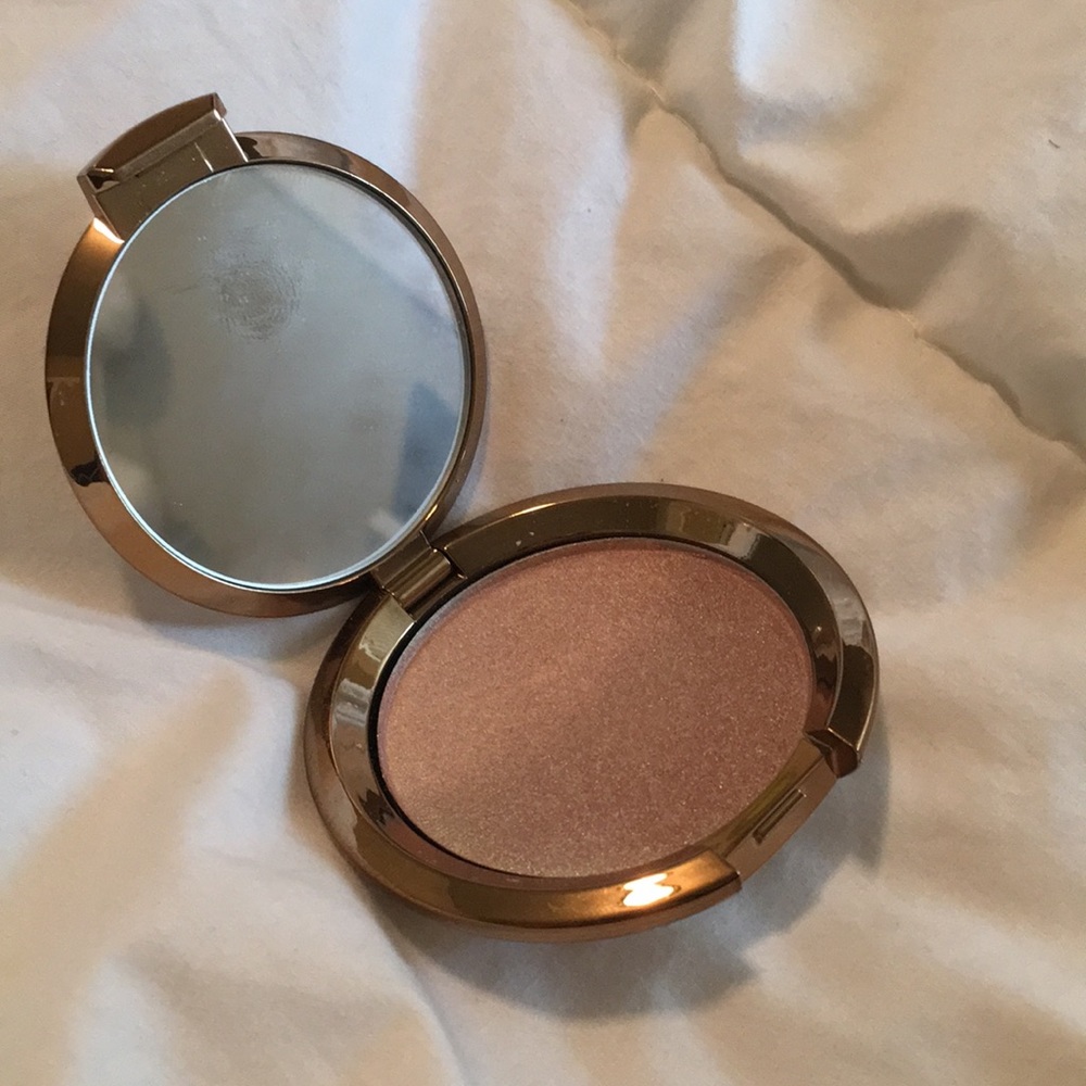 Becca highlighter